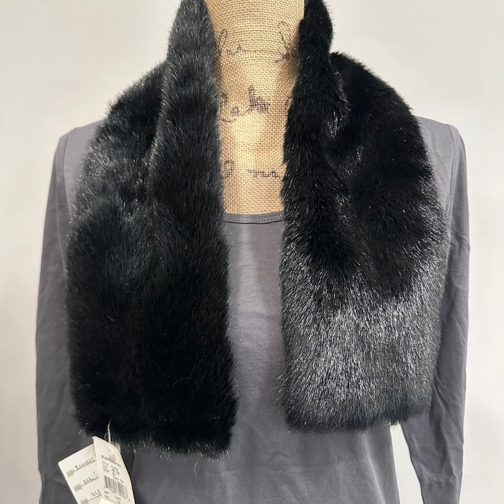 NWT La Maison de la Fausse Fourrure‎ Black Fendue Style Faux Fur Scarf Shawl
